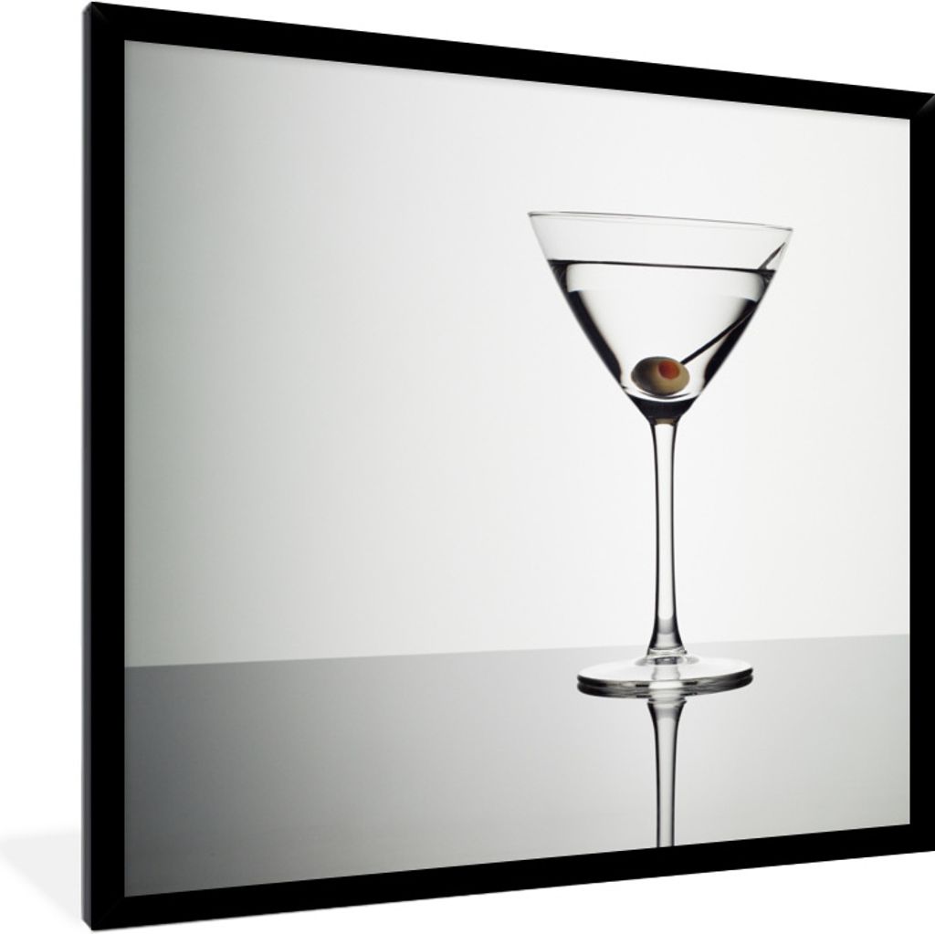 MuchoWow Gerahmtes Poster Martini im Glas mit grüner Olive 40x40 cm - Poster mit Schwarzem Bilderrahmen Wandposter Rahmen Foto Bilder - Mit Rahm...