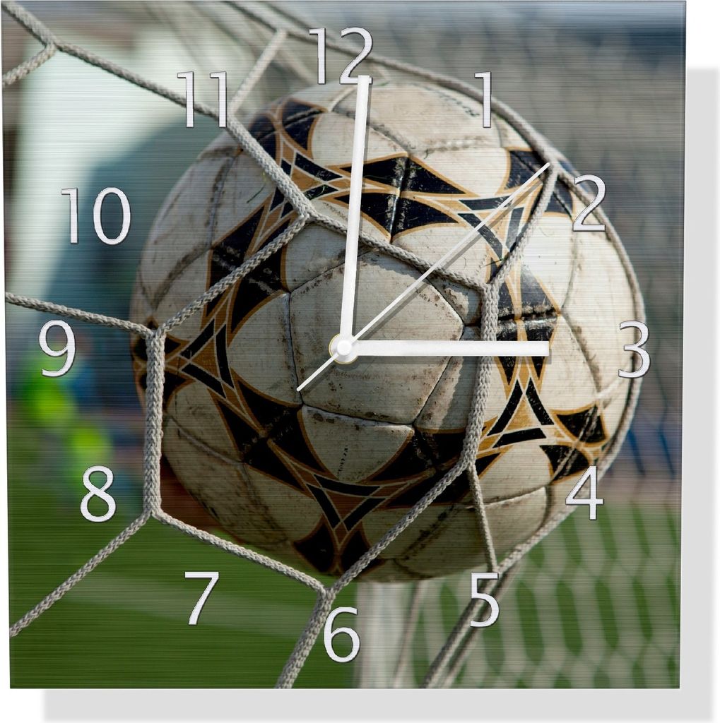 Wallario Design Wanduhr Fußball - Ball im Tor - Bolzplatz aus Aluverbund, Größe 30 x 30 cm
