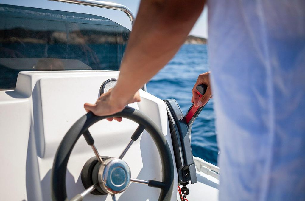 mydays Motorboot fahren Würzburg; Erlebnis verschenken oder selbst erleben; Gutschein für 2 Person(en)