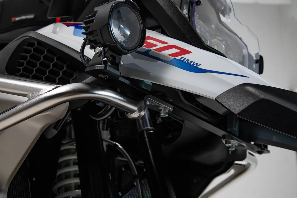 Kit installation feux de brouillard moto SW-Motech pour crashbars - 3