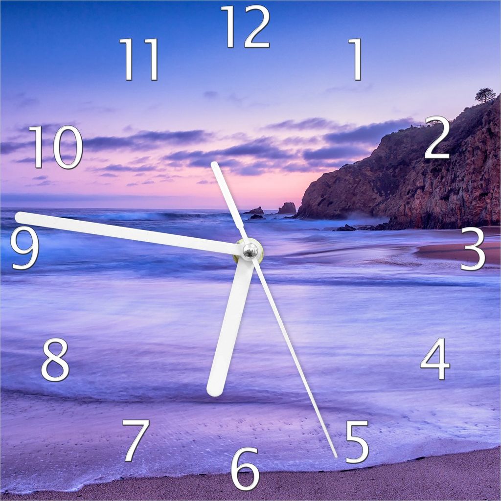 Wallario Design Wanduhr Kalifornischer Strand am Abend mit Felsenküste aus Echtglas, Größe 20 x 20 cm