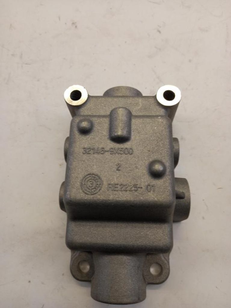 Original NISSAN Cabstar F24 Getriebe Abdeckung 321469X500