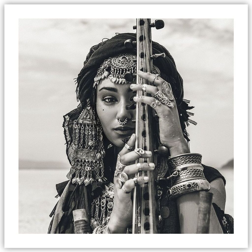 Poster - Poster ohne Rahmen - Frau ethnisch Schmuck - 60x60 cm - Wand Bild - Wanddeko - Wandbilder - Kunstposter - Wandposter - Bilder - Kunstdruck...