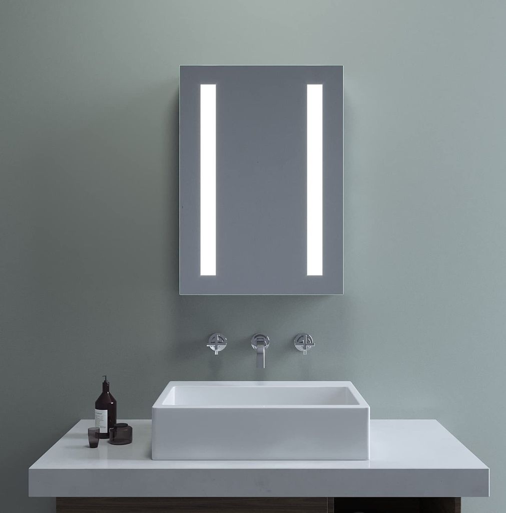 Badspiegelschrank Badezimmer Spiegelschrank Bad mit Beleuchtung Badspiegel Badezimmerspiegel mit Ablage 70x50cm mit Steckdose Anti-Beschlag