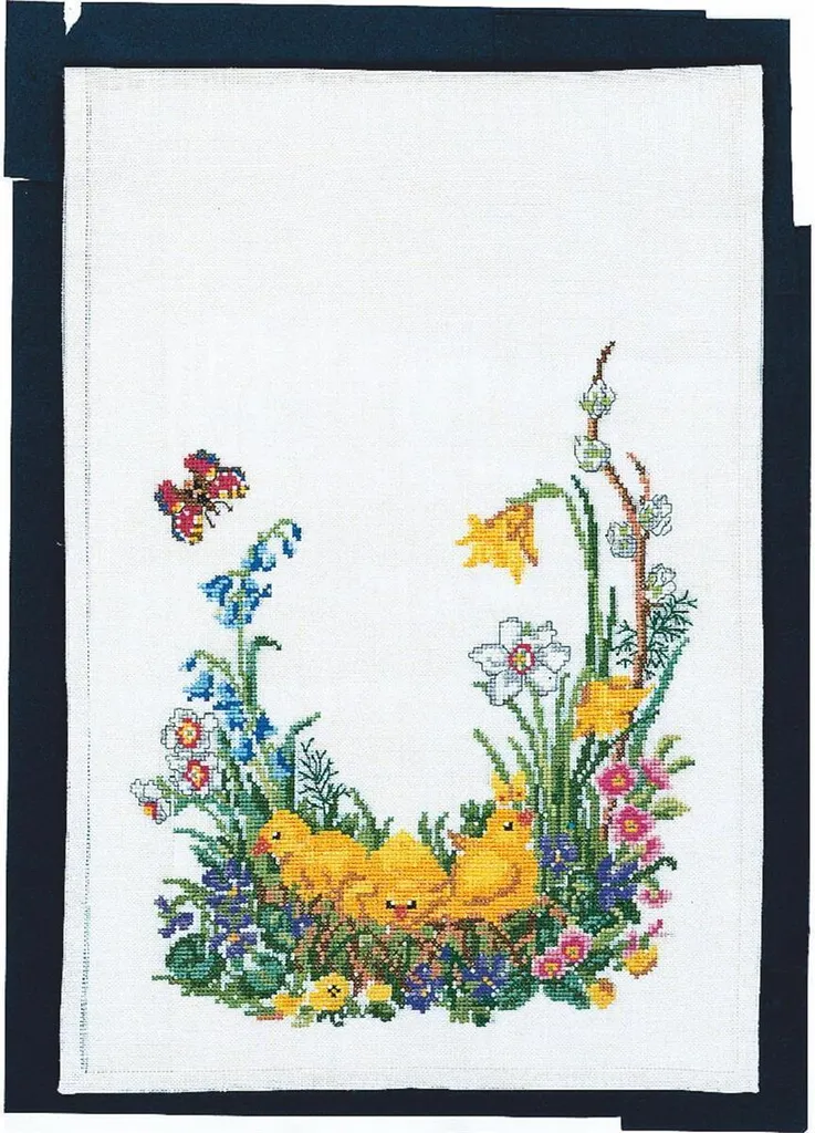 Réussissez votre Broderie Point de Croix avec le Kit Chemin de Table Poussin