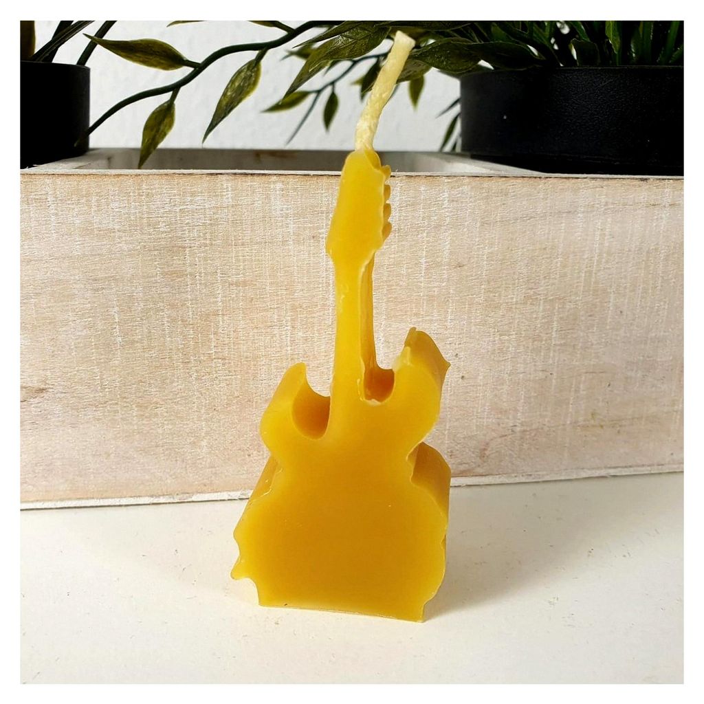 Bienenwachskerze in Gitarrenform 7,5 cm – handgegossene Figurenkerze aus 100% Bienenwachs
