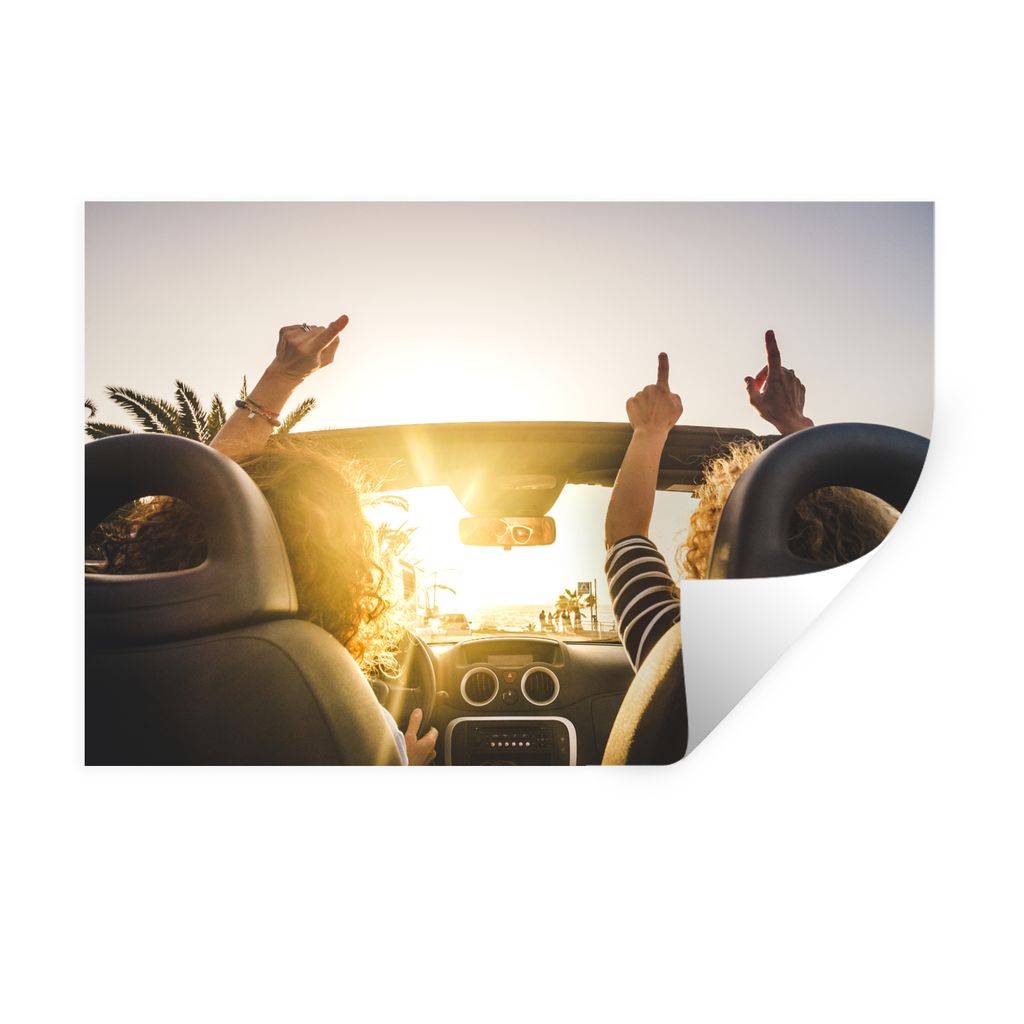 MuchoWow Wandtattoo Wandsticker Wandaufkleber Frauen - Auto - Sommer 120x80 cm Selbstklebend und Repositionierbar - Selbstklebend - Fototapeten