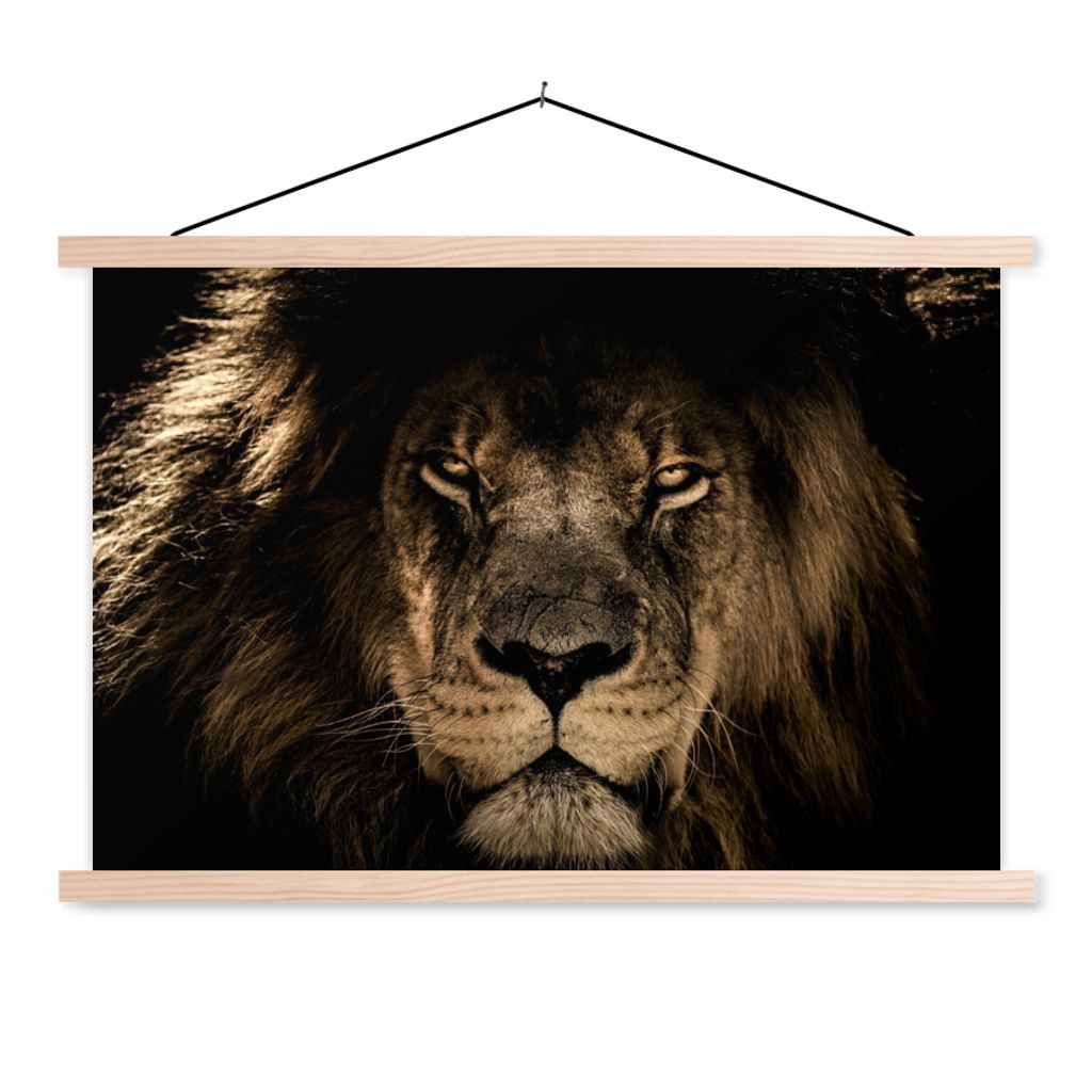 MuchoWow Textilposter Löwe - Tiere - Schwarz - Porträt 60x40 cm mit holzfarbenen Rahmen - Bilder