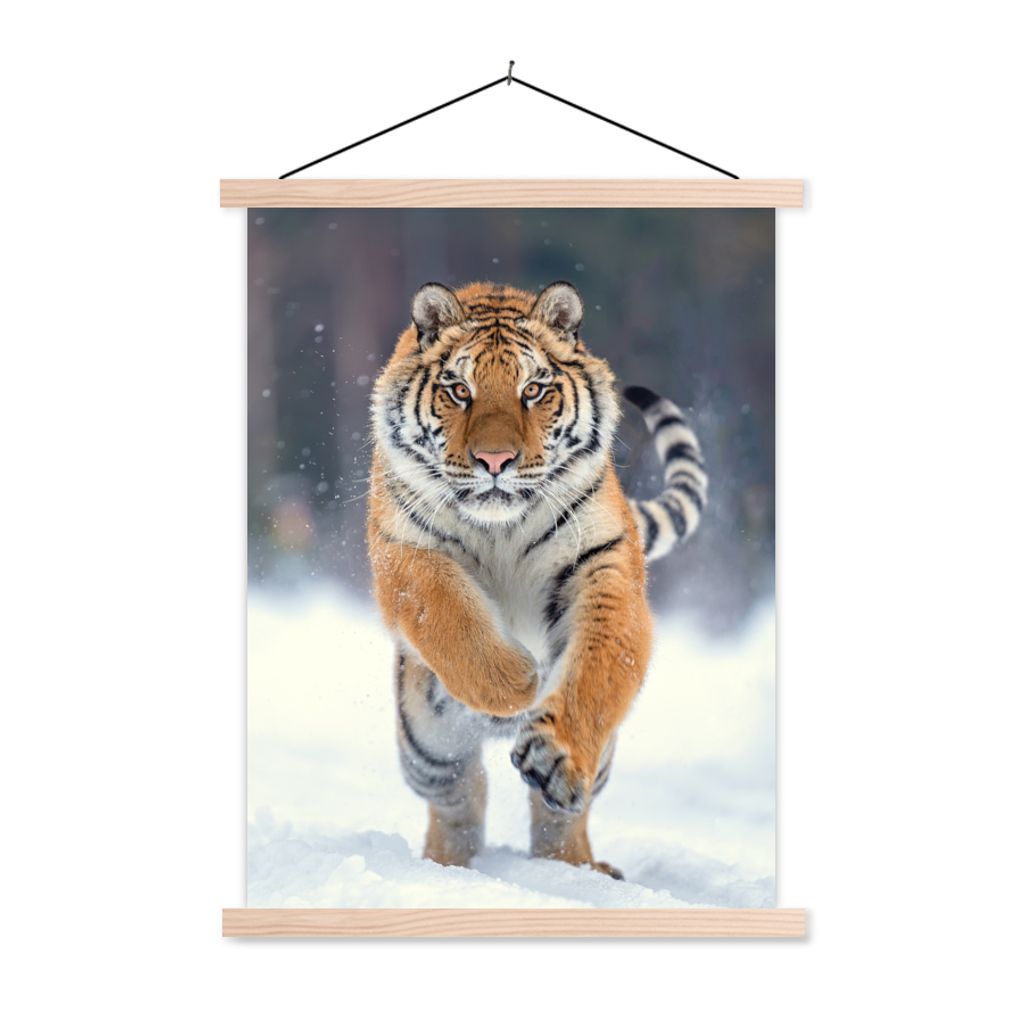 MuchoWow Textilposter Tiger - Landschaft - Schnee - Tiere 60x80 cm mit holzfarbenen Rahmen - Wandbild