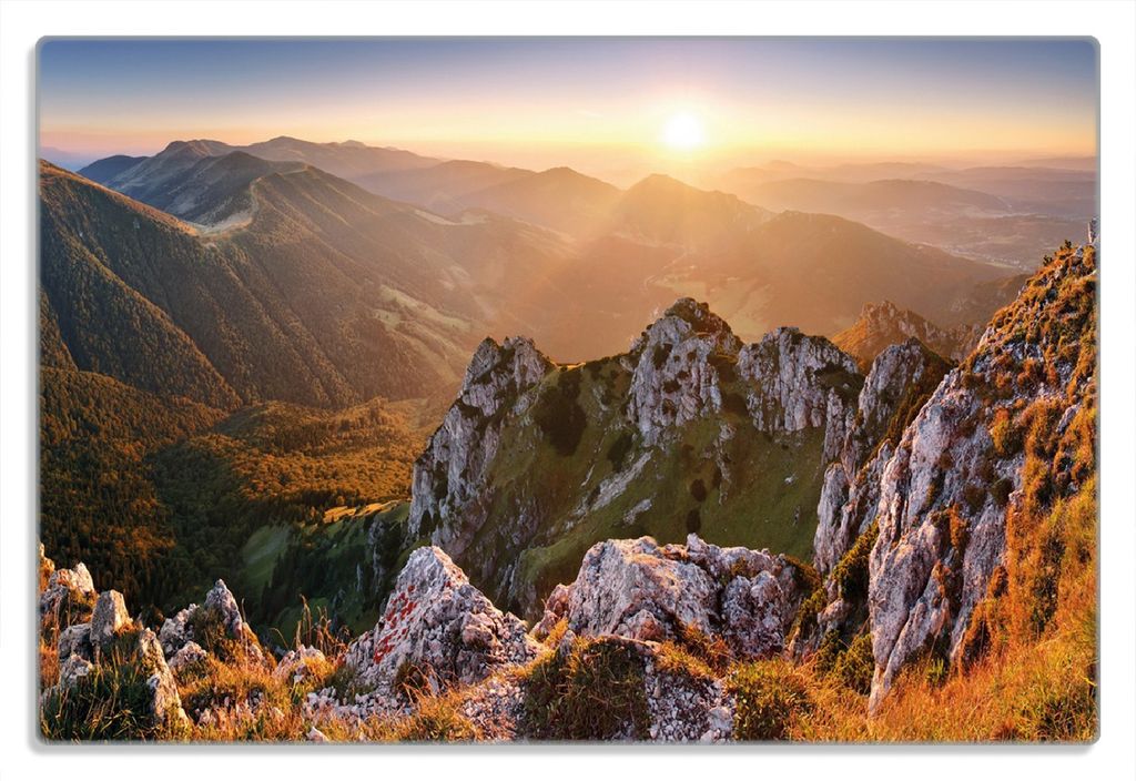 Wallario Frühstücksbrettchen aus Glas 20 x 30 cm mit rutschfesten Füßen, Motiv Berglandschaft mit Sonnenuntergang in der Slowakei