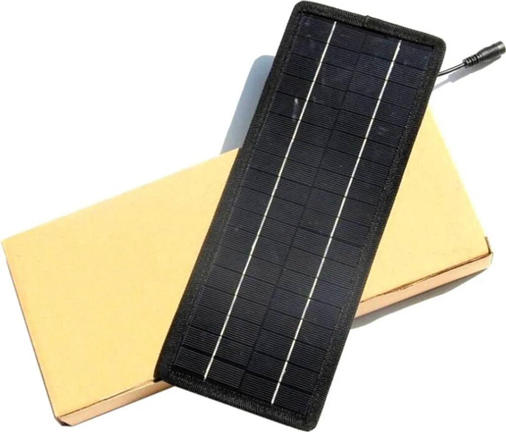 Caricabatterie Solare Auto 4,5W 12V: Mantenitore Batteria con Clip