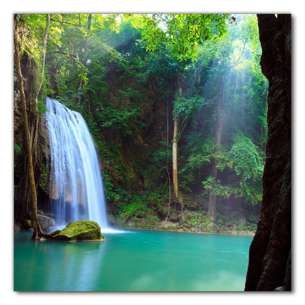 Wallario selbstklebende Möbelfolie/ Tischdecke für Innen und Außen, Größe: 80 x 80 cm - Wasserfall im Wald am See Idylle in Thailand