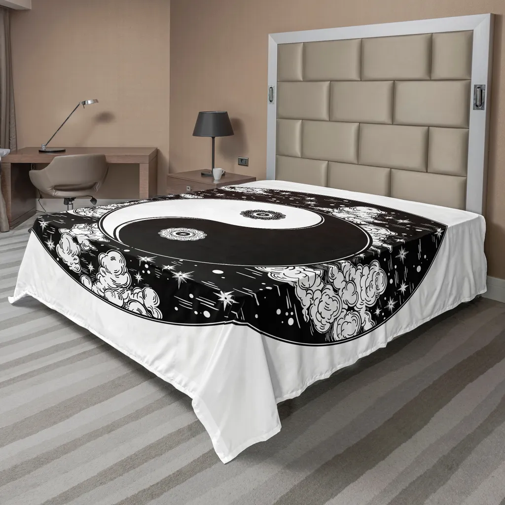 ABAKUHAUS Ying Yang Lenzuolo, stelle e luna Design mistico asiatico Stampa con immagine del cielo stellato, lenzuolo morbido e confortevole per un letto decorativo 1 pezzo 275 cm x 260 cm, bianco e nero