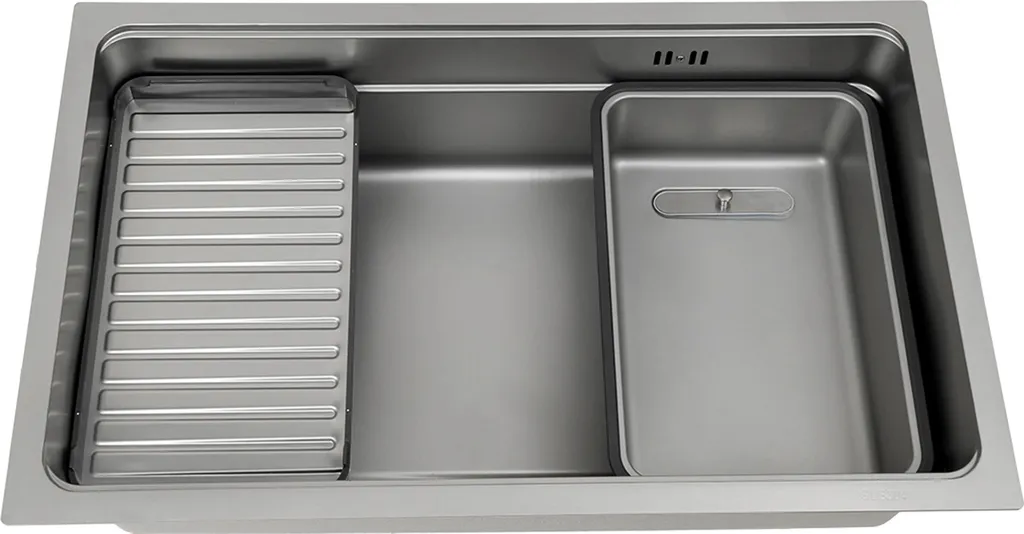 Évier inox silencieux gris argent facile à nettoyer pour cuisine équipée