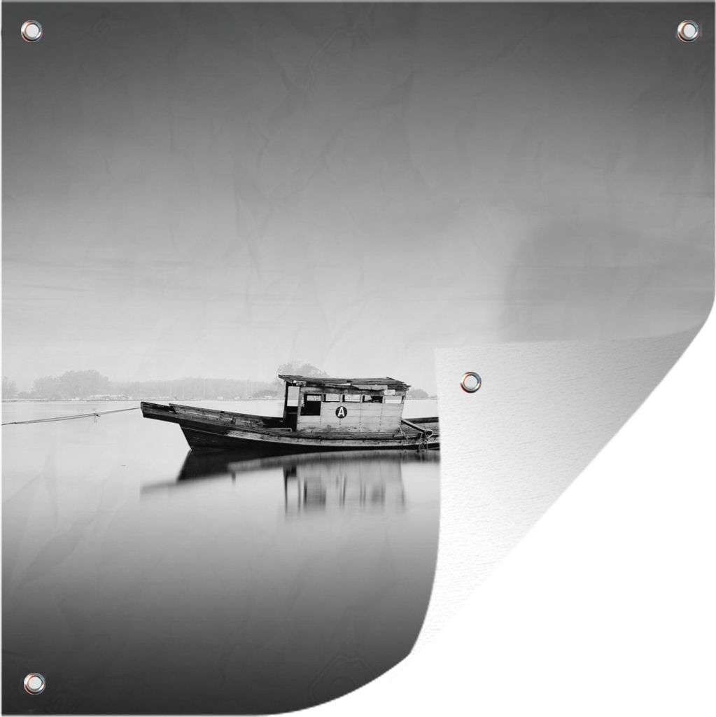 MuchoWow 100x100 cm Outdoor-Poster Gartendeko Sichtschutz Garten Poster für den Garten Verlassenes Boot im Wasser schwarz und weiß