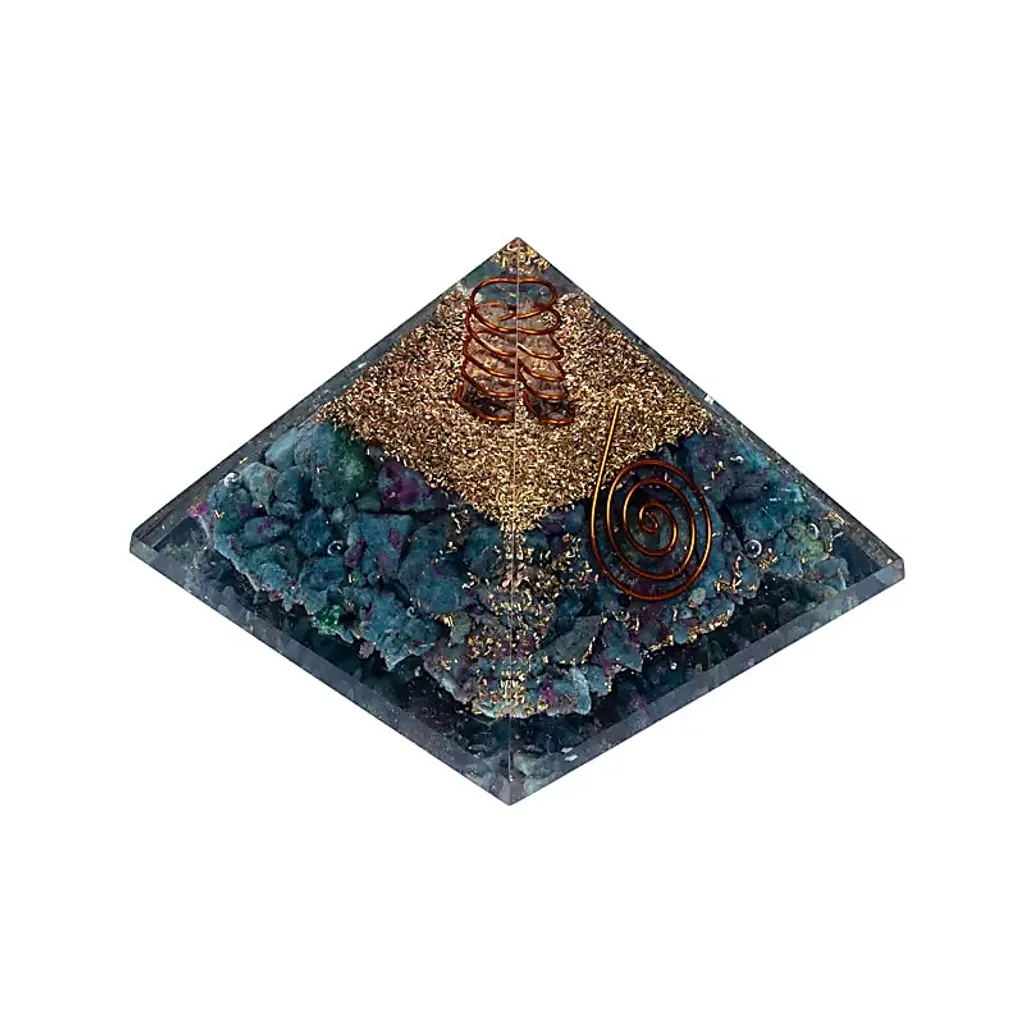 Pyramide en Orgonite Artisanale Rubis et Kyanite pour Soin Énergétique