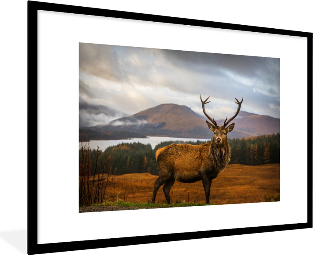 MuchoWow MuchoWow Gerahmtes Poster Hirsche - Berge - Wasser - Landschaft - Tiere - Bäume 90x60 cm - Poster mit zchwarzem Bilderrahmen - Wandde...