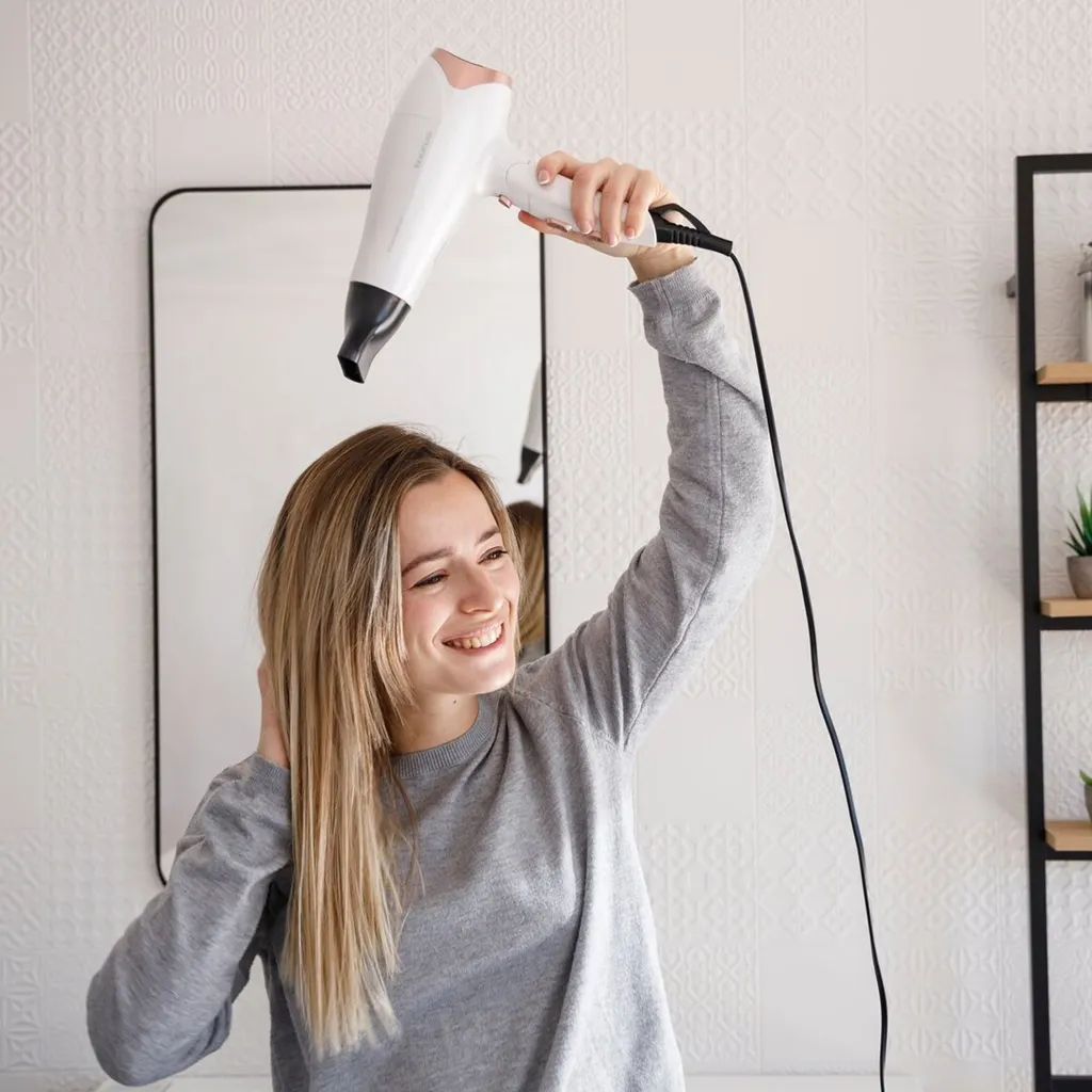 Sèche-cheveux ionique compact Taurus Studio 2500 blanc de 2400 W