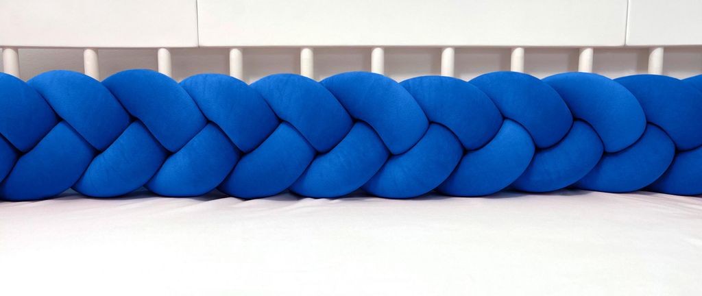 Bettschlange geflochten Velours 140 cm – Königsblau | Bettumrandung Babybett Nestchen | Letino