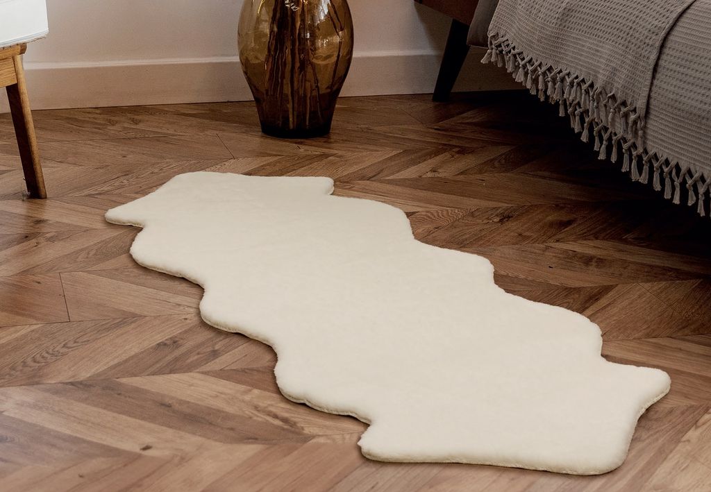 Teppich in Lammfell Optik 65 x 180 cm Weiss