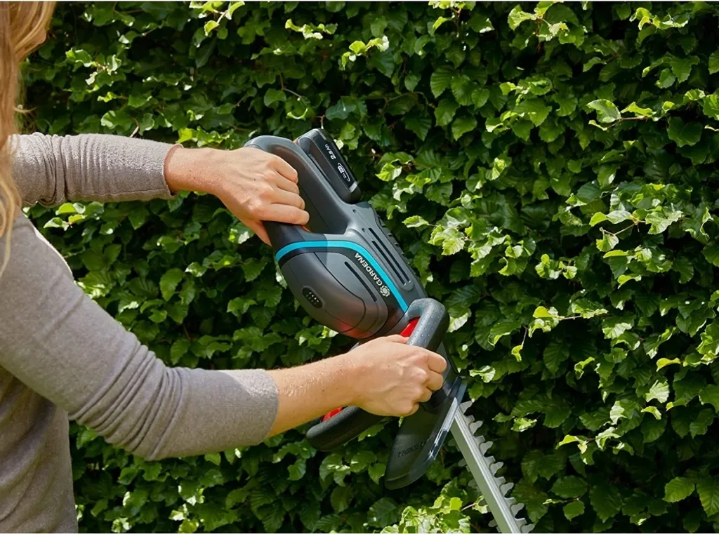 Gardena 14730-55 ComfortCut | Tagliasiepi Wireless 18V P4A Solo - 16