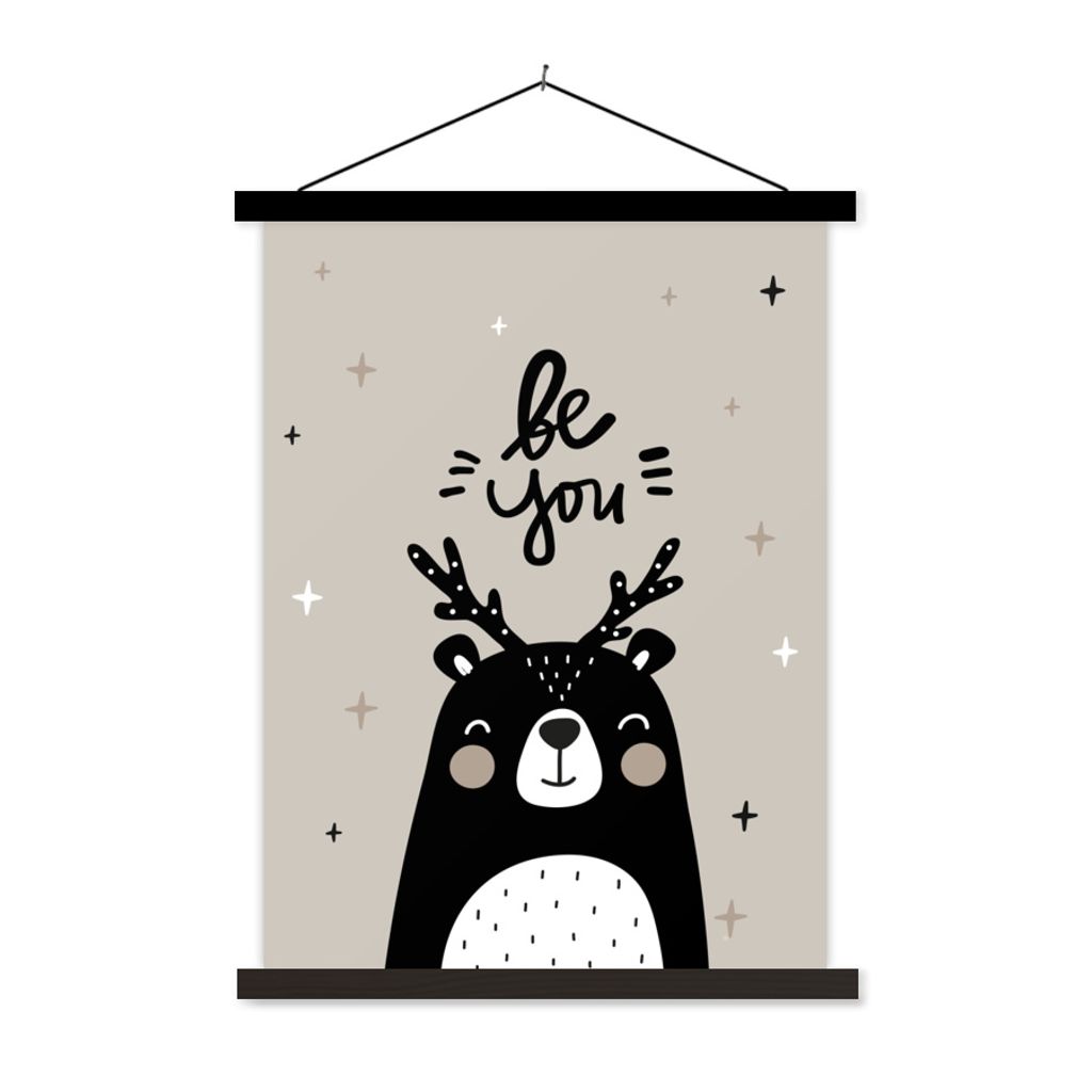 MuchoWow Textilposter Zitate - Sei du - Sprichwörter - Hirsch - Baby - Jungen - Mädchen 40x53 cm mit schwarzem Rahmen - Abbildung