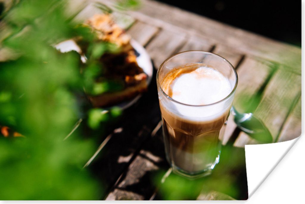MuchoWow Poster Ein Glas Latte Macchiato unter freiem Himmel 30x20 cm - Plakate - Print