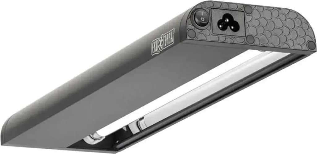 Éclairage T5 35cm 8w argent Exo Terra : solution lumière pour petit terrarium