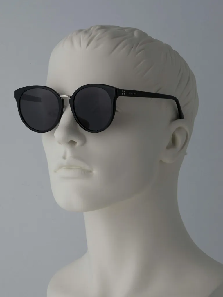 Lunettes de soleil Givenchy homme pour la conduite et les vacances