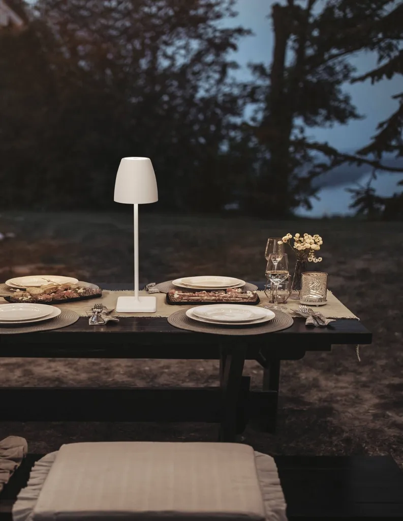 Nova Luce COLT: Lampada da Tavolo Ricaricabile Design IP54 - Offerta