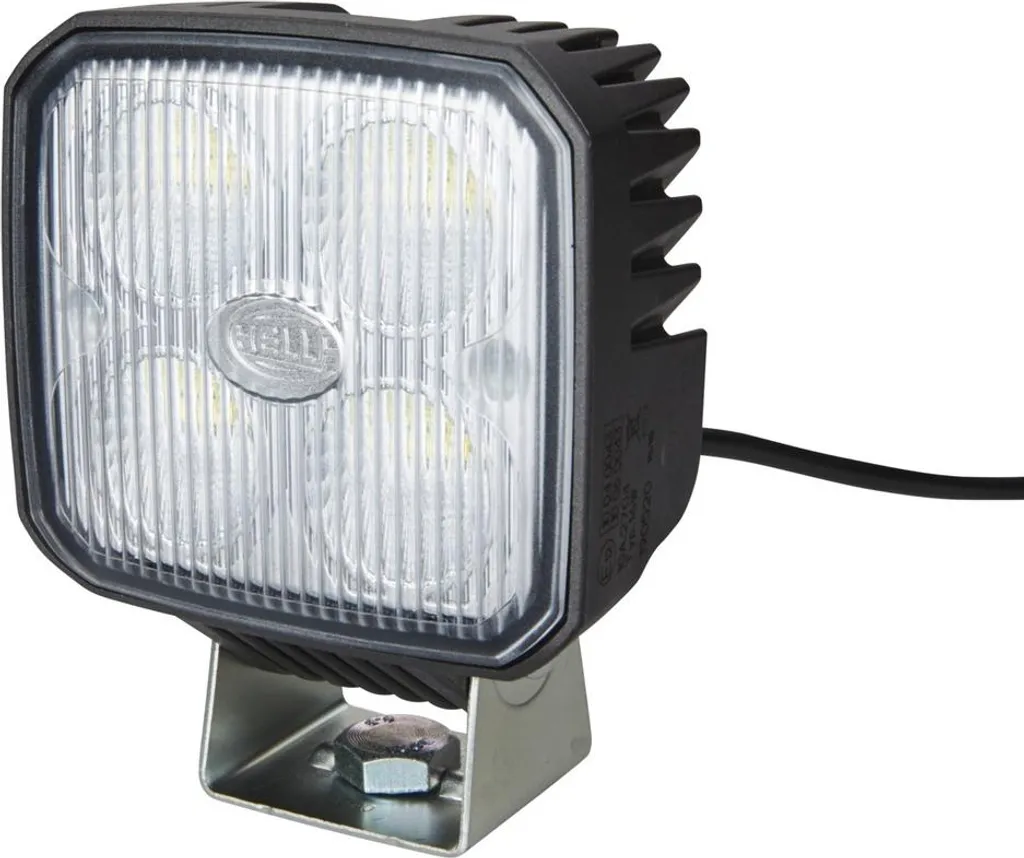 Phare de travail LED compact HELLA Q90 projecteur étanche de proximité