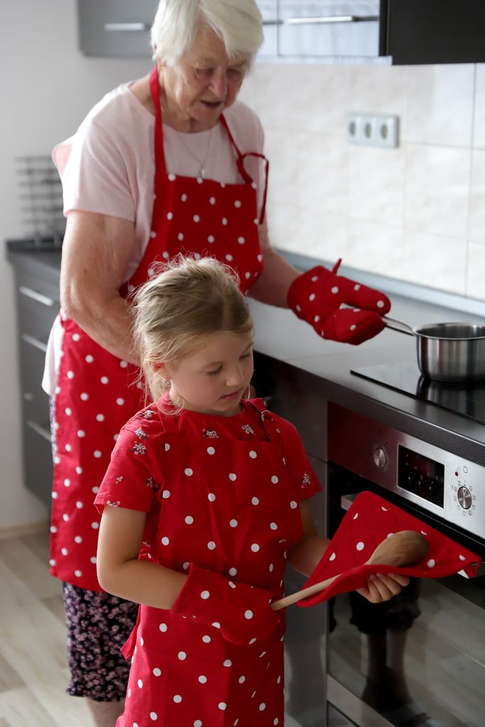 HOME ELEMENTS Dětská sada – zástěra a chňapka 50*70 + 10*22 Obrázek produktu 2