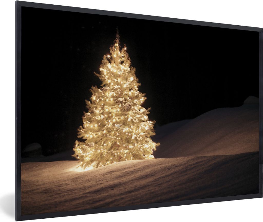 MuchoWow Gerahmtes Poster Ein beleuchteter Weihnachtsbaum in der Nacht 90x60 cm - Poster mit Schwarzem Bilderrahmen Wandposter Rahmen Foto Bilder...