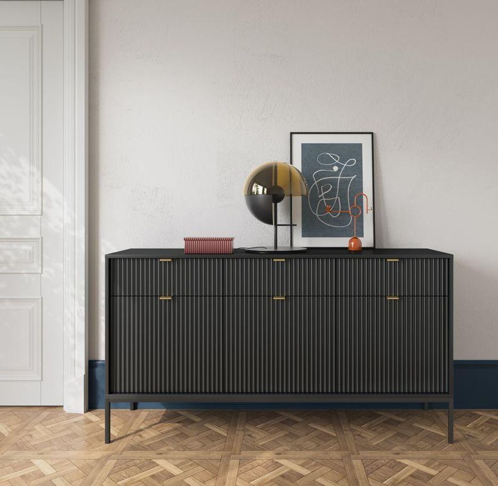Kommode – Sideboard – Breite Kommode – KSZ154 – NOVA – Schwarz – Breite Stauraumkommode mit moderner Rillenoptik