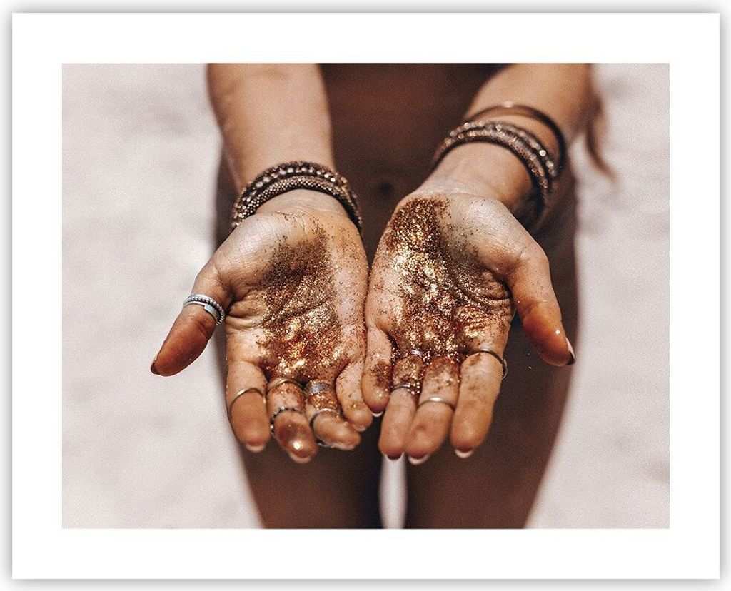 Poster - Poster ohne Rahmen - Hände Strand Gold - 50x40 cm - Wand Bild - Wanddeko - Wandbilder - Kunstposter - Wandposter - Bilder - Kunstdruck - ...