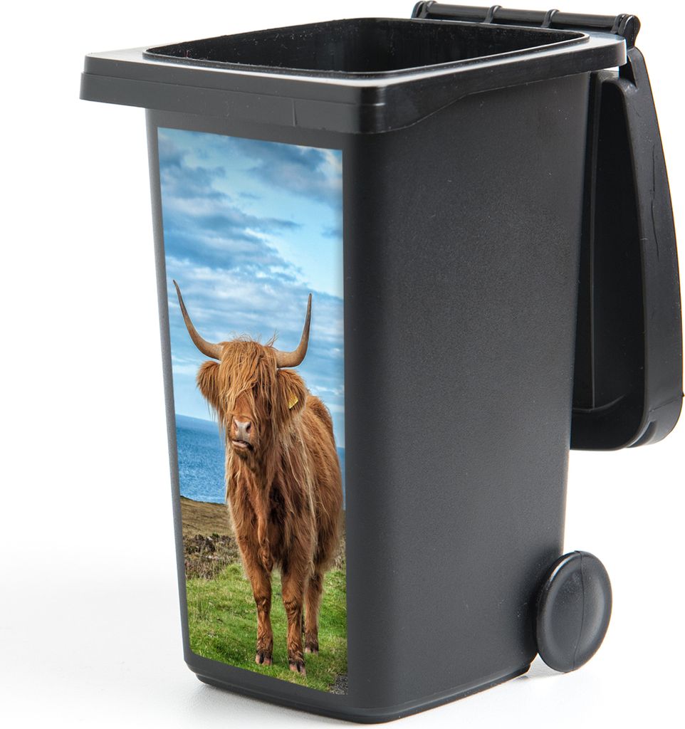 MuchoWow Mülltonnenaufkleber Schottischer Highlander - Wasser - Hörner 44x98 cm - Containeraufkleber - Aufkleber - Mülltonnen-Aufkleber