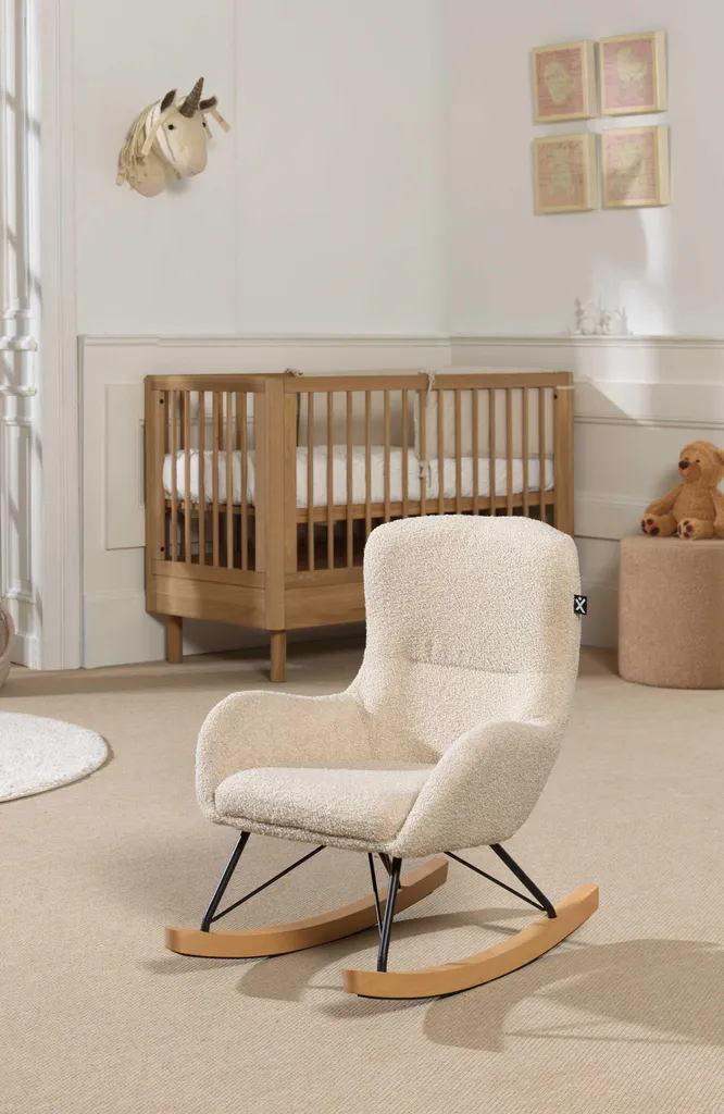 Petit Fauteuil à Bascule Confortable Beige - Solution Gain de Place