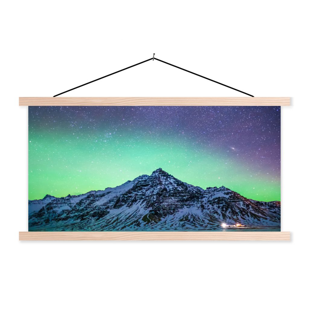 MuchoWow Textilposter Berg - Nordlichter - Schweden - Schnee - Grün - Winter 60x30 cm mit holzfarbenen Rahmen - Dekoration
