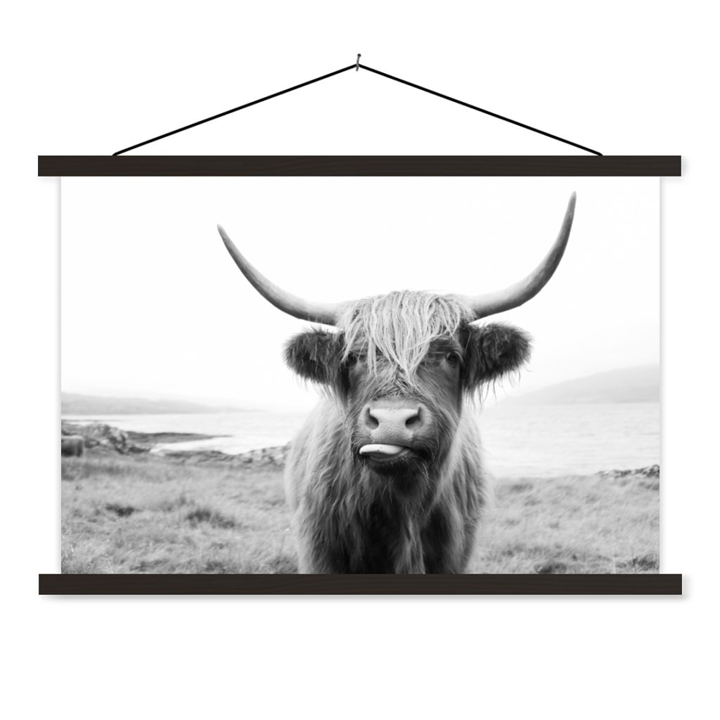 MuchoWow Textilposter Tiere - Schottischer Highlander - Kuh - Schwarz - Weiß 60x40 cm mit schwarzem Rahmen - Hölzernes