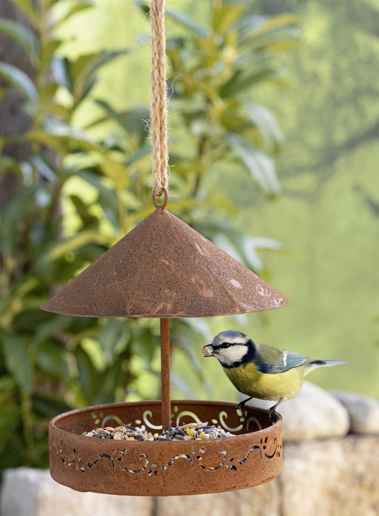 Dekohänger "Futterstation" aus Metall in Rost Optik, Futterhaus zum Hinhängen für Garten, Balkon oder Terrasse, Vogelhaus