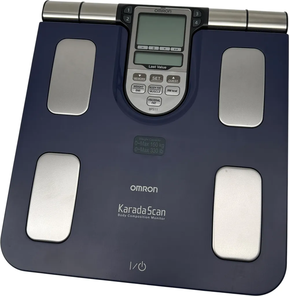 Bilancia Elettronica Omron BF511: Design Quadrato e Precisione Blu - 35