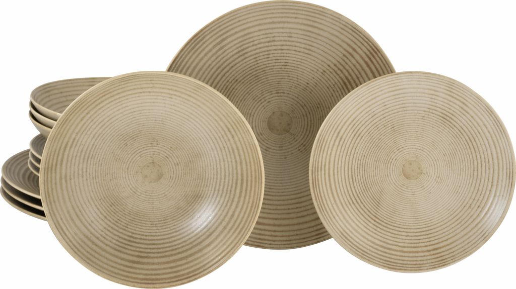 A set of ceramic plates with a concentric ring pattern.