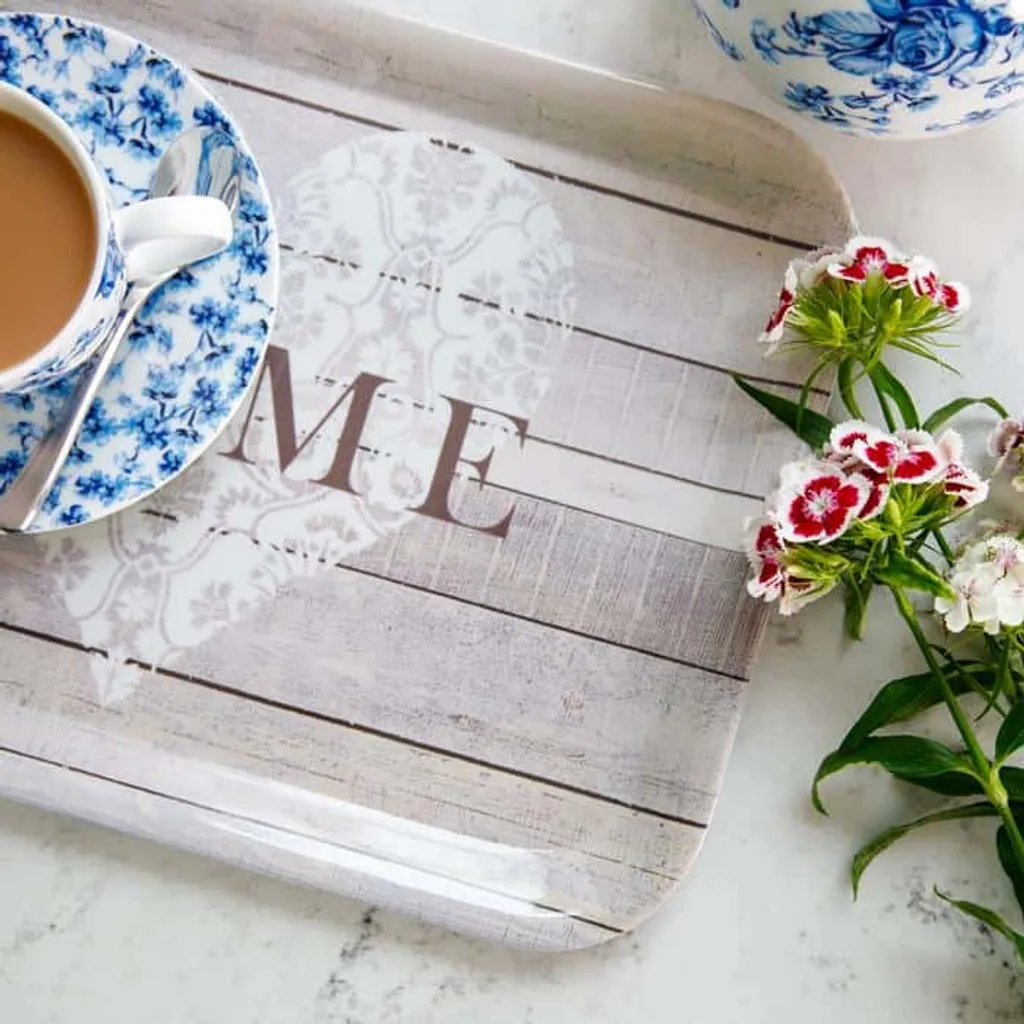 Plateau de service pour petit-déjeuner au lit ou apéritif convivial