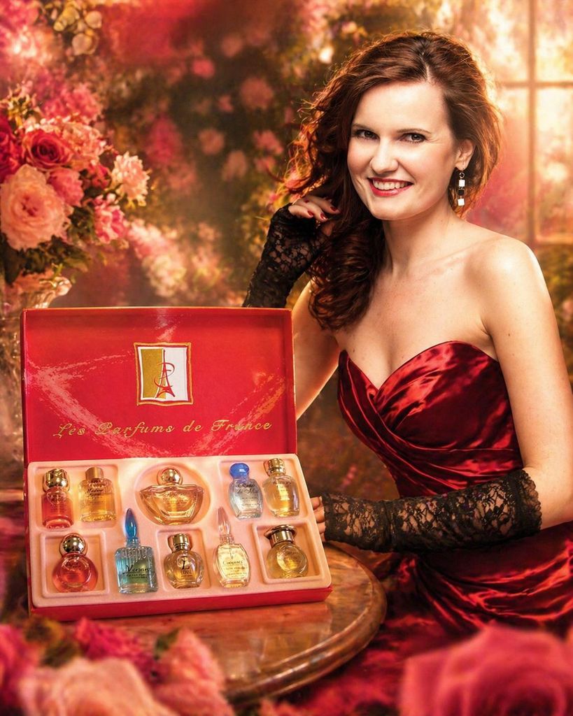 Französisches Damenparfüm – Red Box – Eau de Parfum – Miniatur-Geschenkset aus Grasse – mit 10 bezaubernden Parfümminiaturen