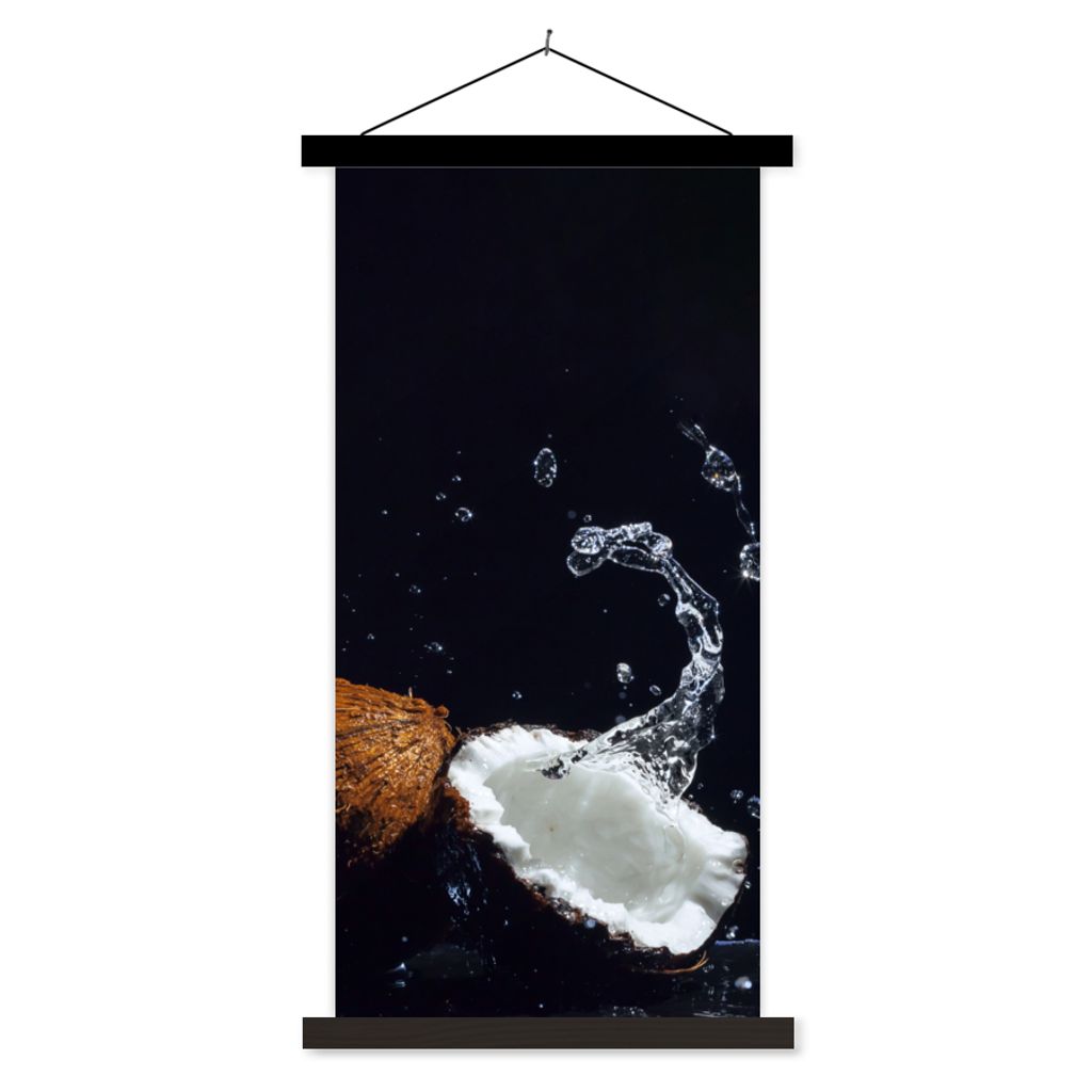 MuchoWow Textilposter Kokosnuss - Stillleben - Wasser - Schwarz - Frucht 40x80 cm mit schwarzem Rahmen - Wandemalerei