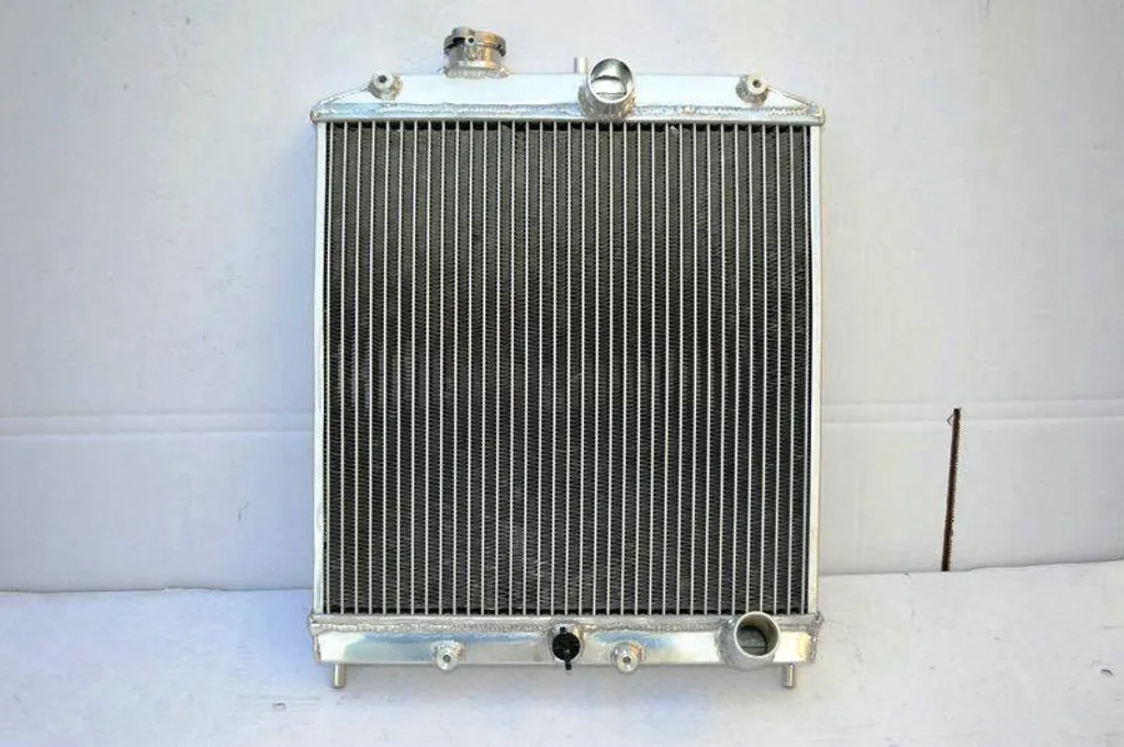 Radiateur Aluminium 350x358x52mm pour Voitures Compactes 1992-2000