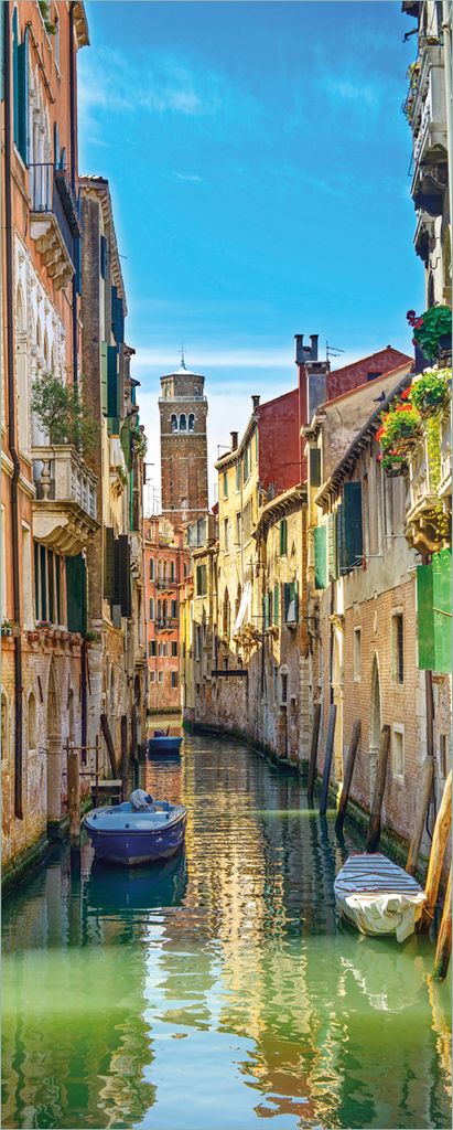 Wallario Poster - Urlaub in Venedig Kanal zwischen bunten Häusern, Kunstdruck Größe: 80 x 200 cm
