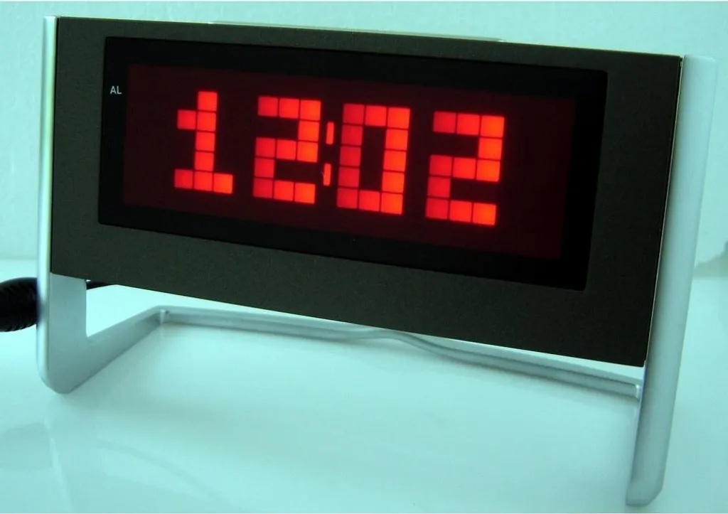 Réveil de Chambre Pevanda PEV 1252 RED pour un Réveil Facile et sans Stress