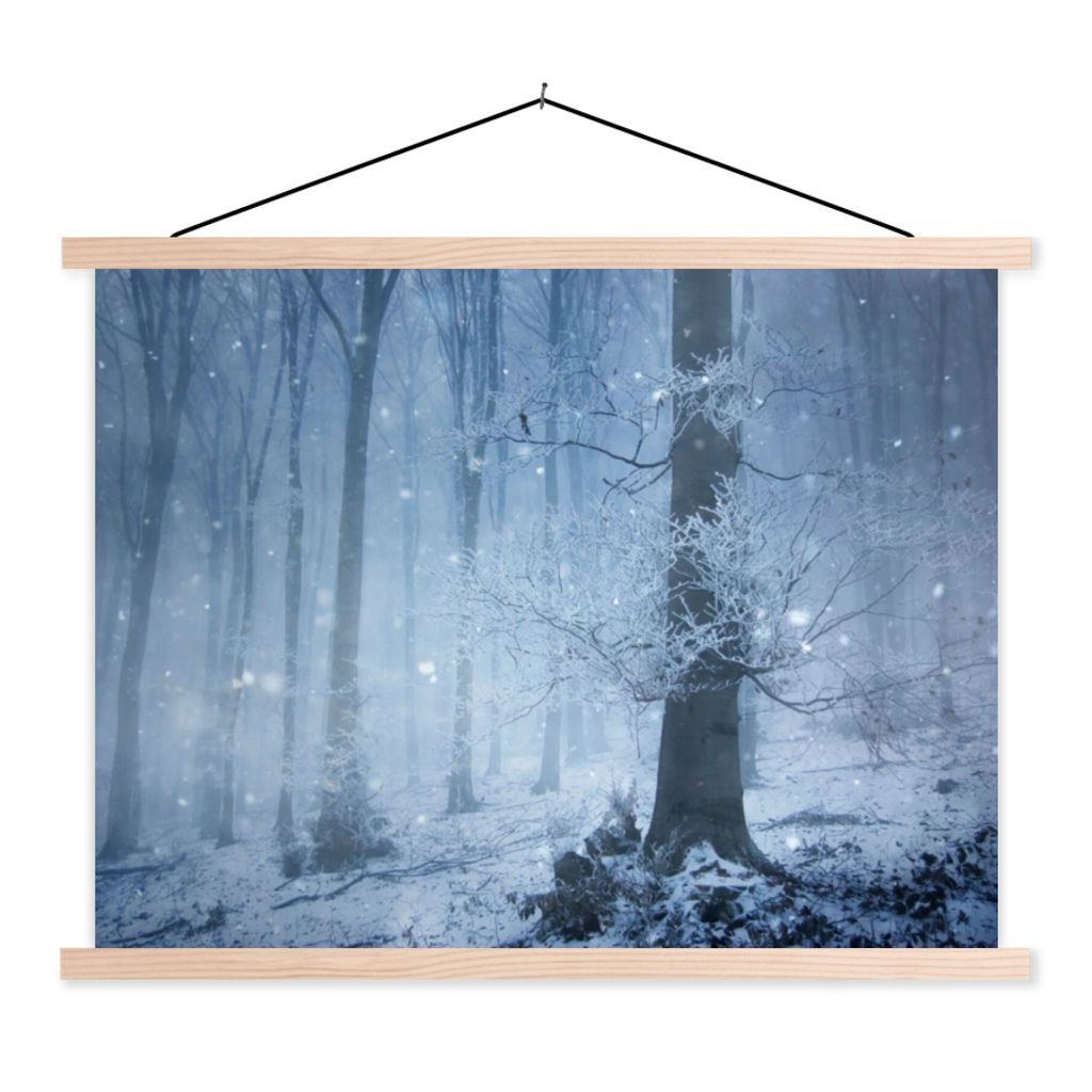MuchoWow Textilposter Wald - Winter - Schnee 120x90 cm mit holzfarbenen Rahmen - Magnetisch