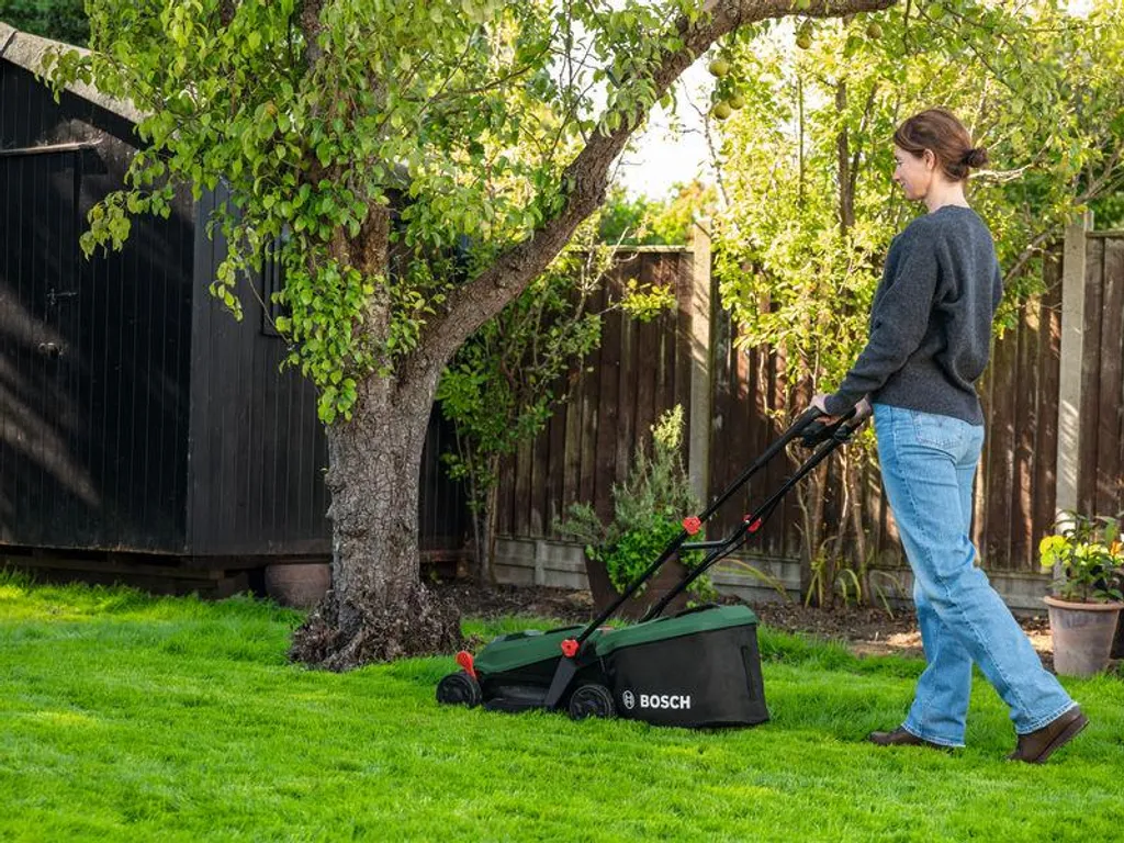 Tondeuse à gazon sans fil ROTAK18V-32 Bosch - Pack avec batterie 18V